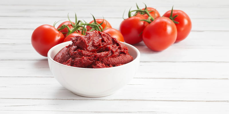 رب گوجه فرنگی خانگی تهیه شده از محصولات کشاورزی مرغوب